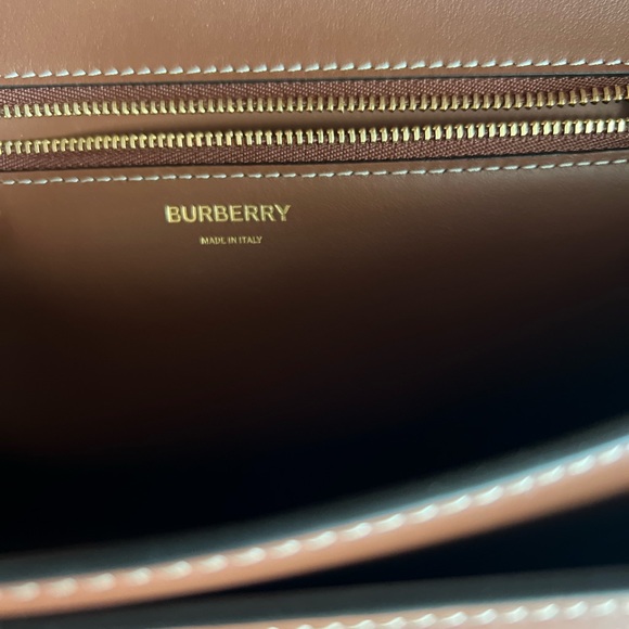 Limited edition Burberry chain linked cross body handbag. - Picture 4 of 7